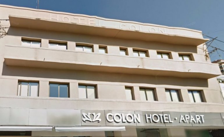Hotel  Colon
